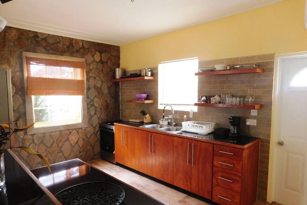 Tropical Home Oasis ซูฟริแยร์ ภายนอก รูปภาพ